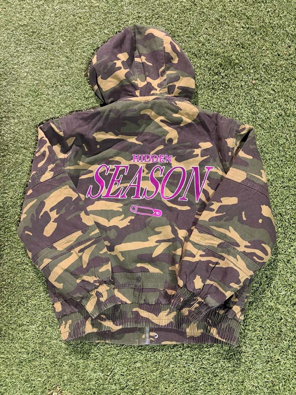Hidden Season Camouflage Zip Up Hooded Jacket with Purple Embroidery Size S